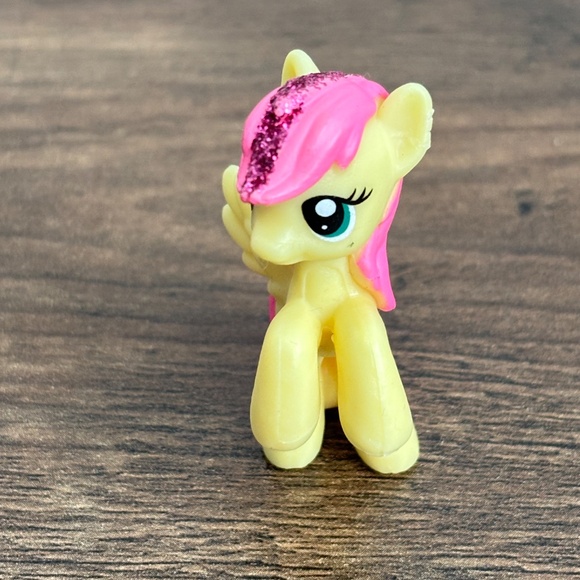 2010 MY LITTLE PONY Blind Bag Wave 15 Glitter FLUTTERSHY Figure 2"  Cake Topper - Picture 4 of 8